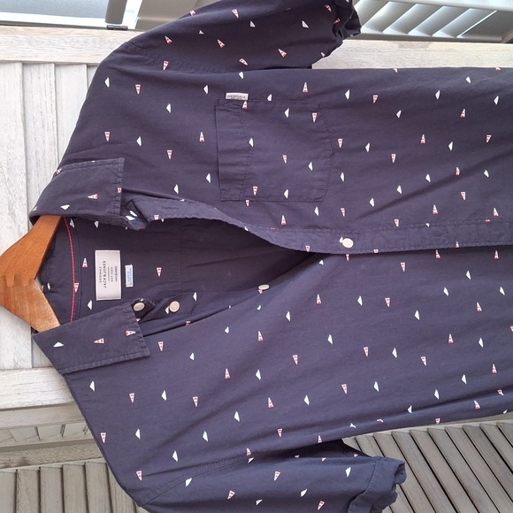 Jack &Jones men's summer shirt in v.g.u.c - Picture 1 of 3